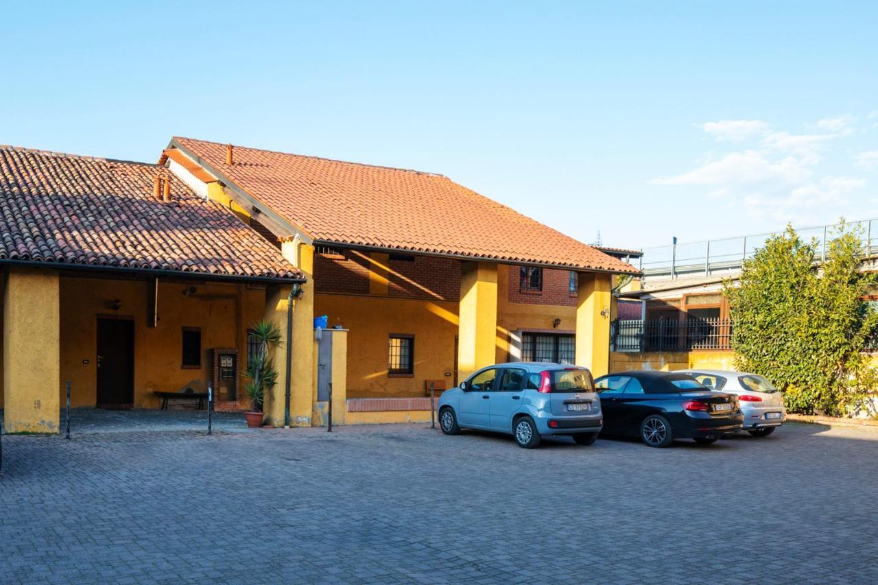 Residence San Raffaele 1 Milaan Buitenkant foto