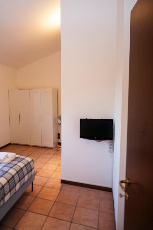 Residence San Raffaele 1 Milaan Buitenkant foto
